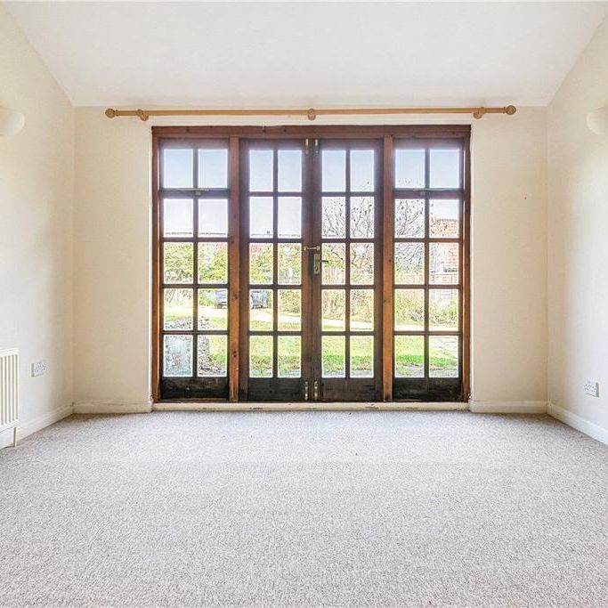 4 bedroom detached house to rent - Photo 1