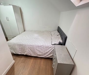 Room in a Shared House, Dunkirk Road, NG7 - Photo 3