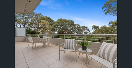 Beautifully appointed townhouse in prime location - Photo 5