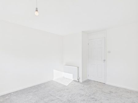 3 bedroom flat to rent - Photo 5