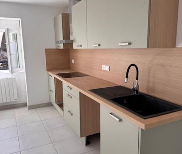 Location Maison 4 pièces 77m² ROBIAC ROCHESSADOULE 30160 - Photo 2