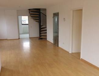 Weitläufige 2-Zimmer-Wohnung auf zwei Ebenen sucht neue Mieter - Foto 1