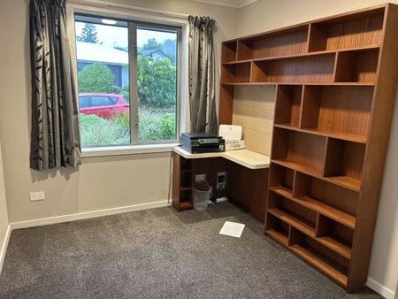 Four bedroom family home in sought after location - Photo 5