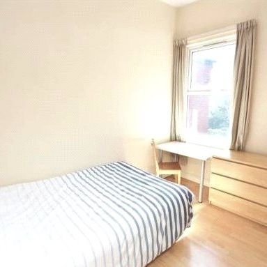 6 bedroom house to rent Braemar Road, Manchester, Greater Manchester, M14 - Photo 1