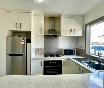 Four Bedroom in Saint Johns - Great Location! - Photo 3