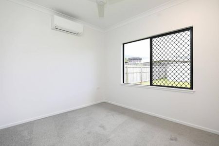 Beautifully Refurbished Family Home – Available Now! - Photo 4