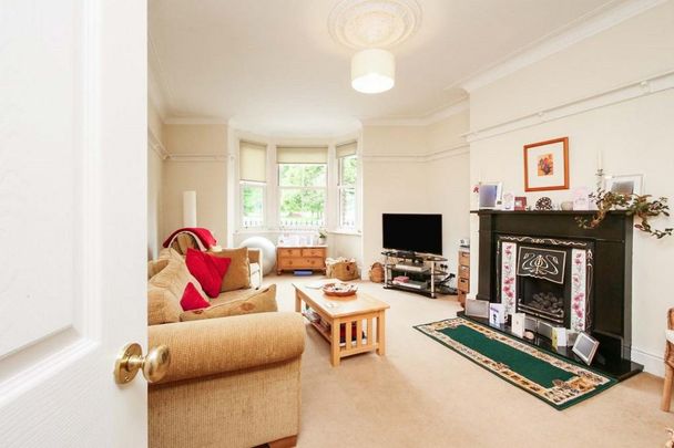 4 bedroom semi-detached house to rent - Photo 1