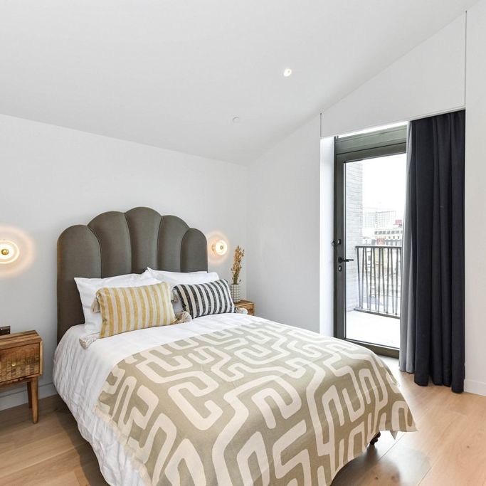 1 Bedroom Apartment, Ganton Street, Soho, W1F - Photo 1