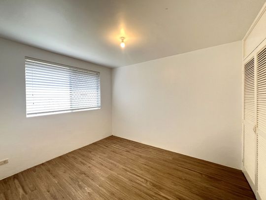 Ground Floor Unit on Chevron Island - Photo 1