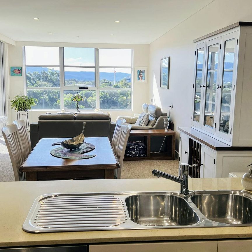 Fully Furnished Luxury Living – Victoria Square Apartment - Photo 1