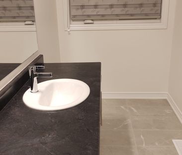 For Lease - 57 Phoenix Boulevard, Barrie, Ontario - Photo 3