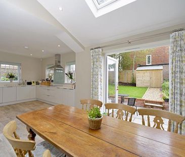 3 bedroom semi-detached house to rent - Photo 4