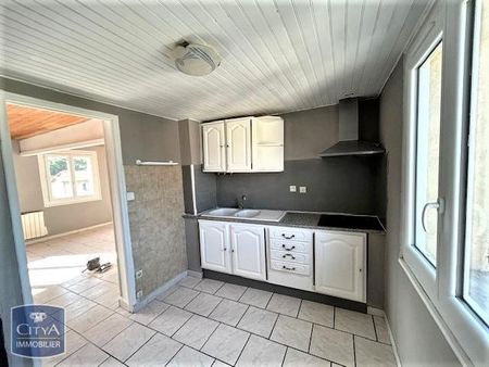 Location Appartement 4 pièces 68m² PEYROLLES EN PROVENCE 13860 - Photo 3