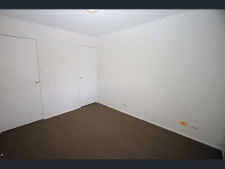 10 Carnoustie Court, Robina QLD 4226 - House For Rent | Domain - Photo 5