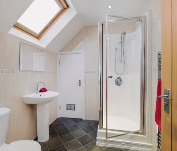 1 Bed Apartment - Photo 2