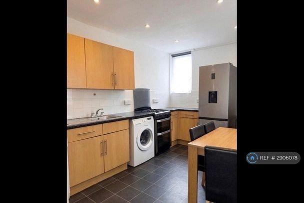 4 bedroom terraced house to rent - Photo 1
