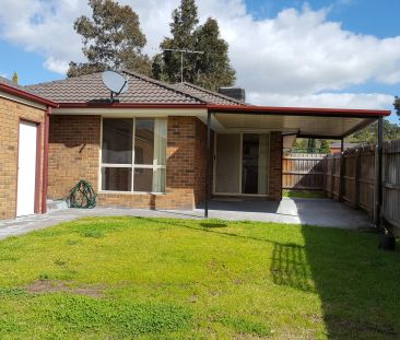 Located in the heart of The Lakes in South Morang! - Photo 4