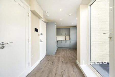 1 bedroom flat to rent - Photo 2
