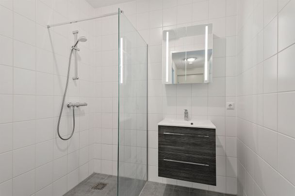 Appartement te huur: 1e Lulofsdwarsstraat 12-B 2521 AZ Den Haag - Foto 1