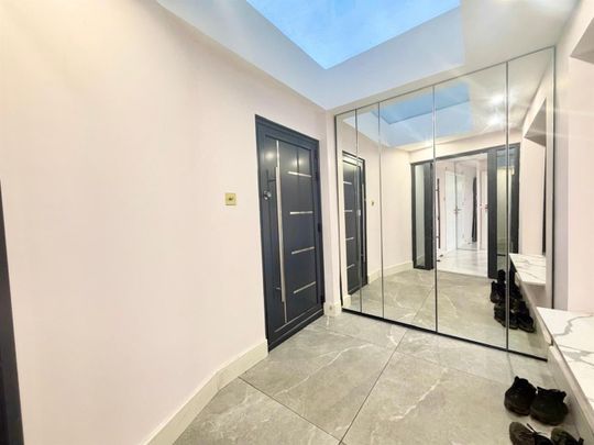 6 Bedroom House To Let - Photo 1