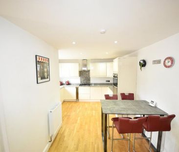 3 bedroom end of terrace house to rent - Photo 6