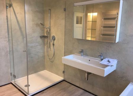 Aussergewöhnliche 2.5-Zi-Dachwohnung im Breitequartier zu vermieten. - Photo 2
