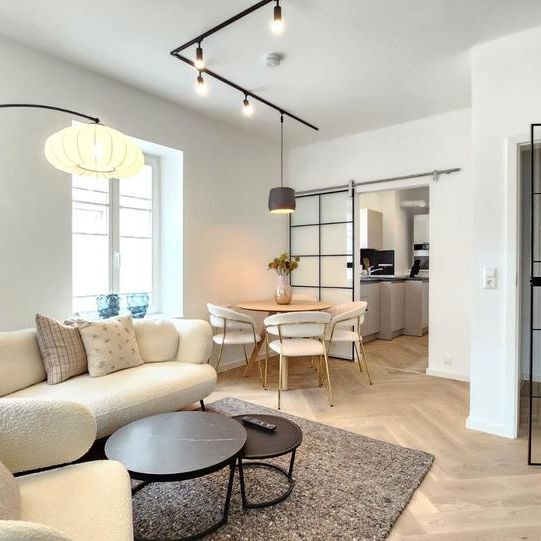 Exklusive 2-Zimmer Wohnung vollständig möbliert monatlich anmietbar - Photo 1