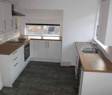 3 bed House - To Let - Photo 1