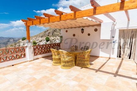 Country Property in Cómpeta, Andalucia, Natural Park of the Sierras Tejeda and Almijara - Photo 3