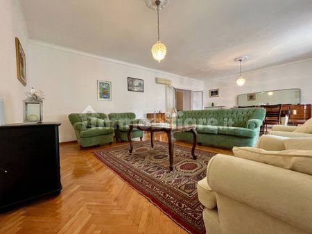 Trilocale via San Lazzaro 17, Borgo Teresiano, Trieste - Foto 2