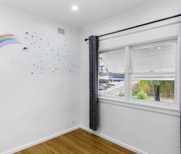 4 Bedroom House with Pool - Photo 5