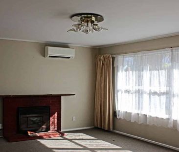 3-Bedroom Home for Rent – Pakuranga - Photo 1