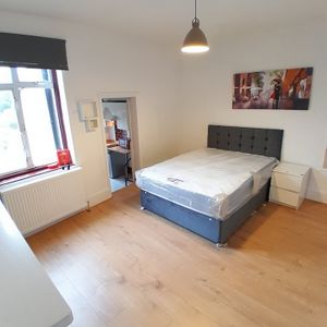 Room in a Shared House, Cuthbert Road, CR0 - Photo 2