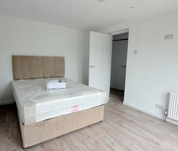 21 Longfield Gardens, Greenisland, Carrickfergus, BT38 8TR - Photo 4