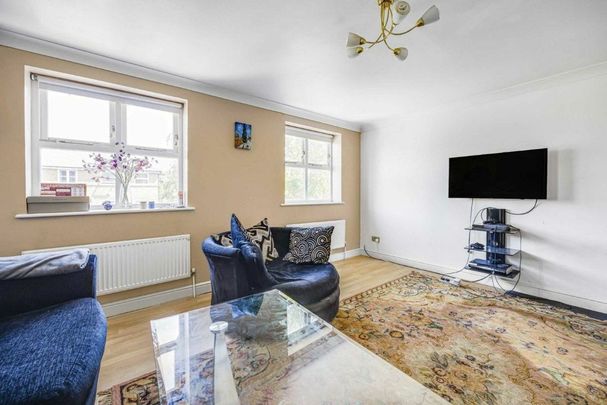 Massingberd Way, Tooting, SW17 - Photo 1