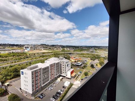 2 Bed + 2 Bath - Apartment in Manukau with Carpark - Photo 2