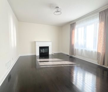 For Lease - 1018 Wilbur Pipher Circle, Newmarket, Ontario - Photo 5