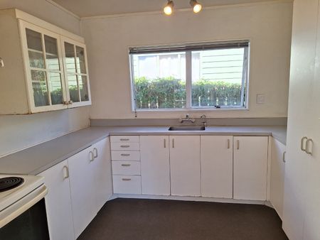 Comfortable home with nice outlook - Photo 4