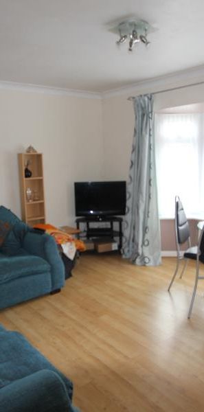 The Birches, Woking - 1 bedroomProperty for lettings - Seymours - Photo 1