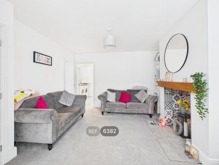2 bedroom terraced house to rent - Photo 2