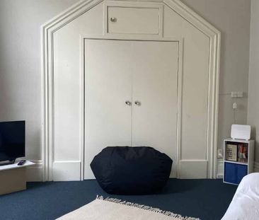 One bedroom Unit in Mount Victoria - Photo 4