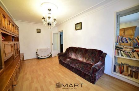 Apartament 3 camere decomandate zona Vasile Aaron - Photo 2