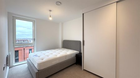 The Railings, Middlewood Locks - Photo 4