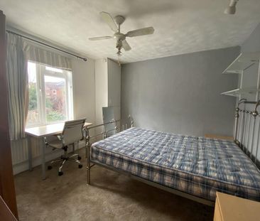 3 bedroom terraced house to rent - Photo 3