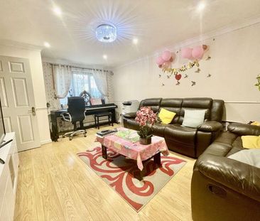 3 bedroom detached house to rent - Photo 2