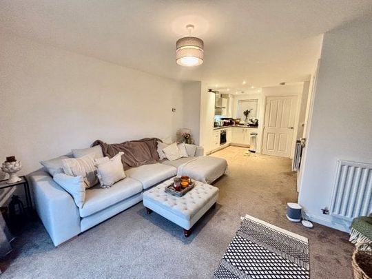 Warwick Link, Moreton-in-Marsh, GL56 - Photo 1