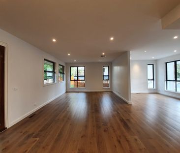 2/31 Glen Road, Mitcham VIC 3132 - Townhouse For Rent | Domain - Photo 4