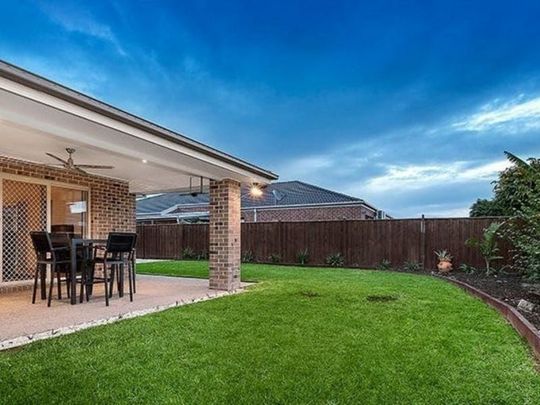 Spacious Modern Family Home in Pakenham - Photo 1