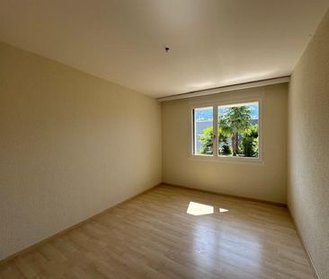Helle und moderne 2.5-Zimmer-Wohnung mit Garten und Sitzplatz - Photo 1