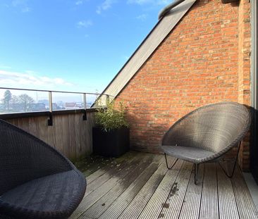 RUIM TWEE SLAAPKAMER APPARTEMENT MET TERRAS EN STAANPLAATS - Photo 1